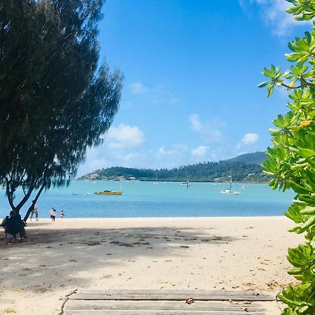 Backpackers By The Bay Hostel Airlie Beach Exterior photo