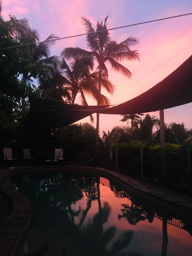 Backpackers By The Bay Hostel Airlie Beach Exterior photo