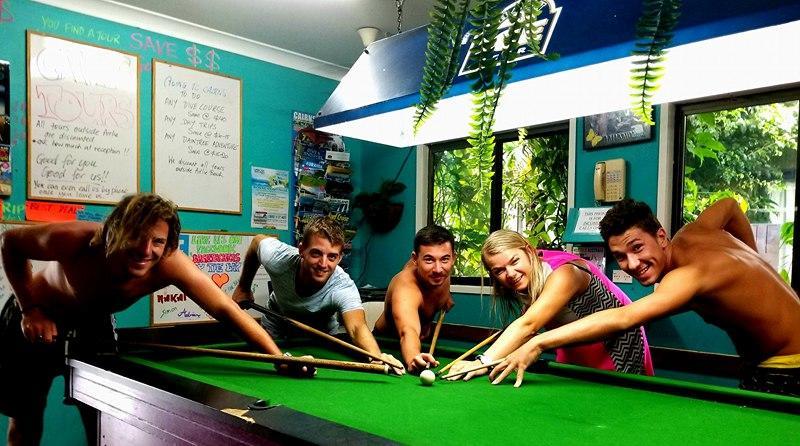 Backpackers By The Bay Hostel Airlie Beach Exterior photo